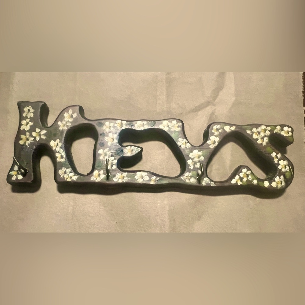 Vintage Wooden 4 Key hanger 10“ X 3 1/4“  Painted MCM hangs from wall!
